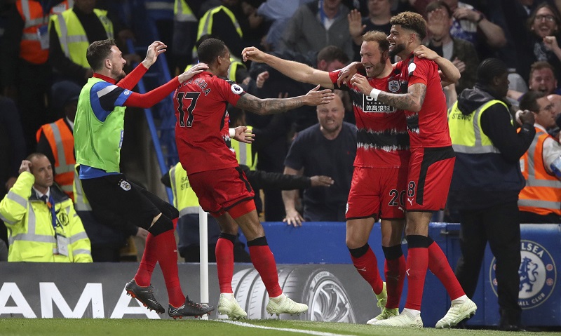 ПЛ: Хадерсфилд обезбедио опстанак, Челси навија за Брајтон против Ливерпула, Тотенхем обезбедио ЛШ